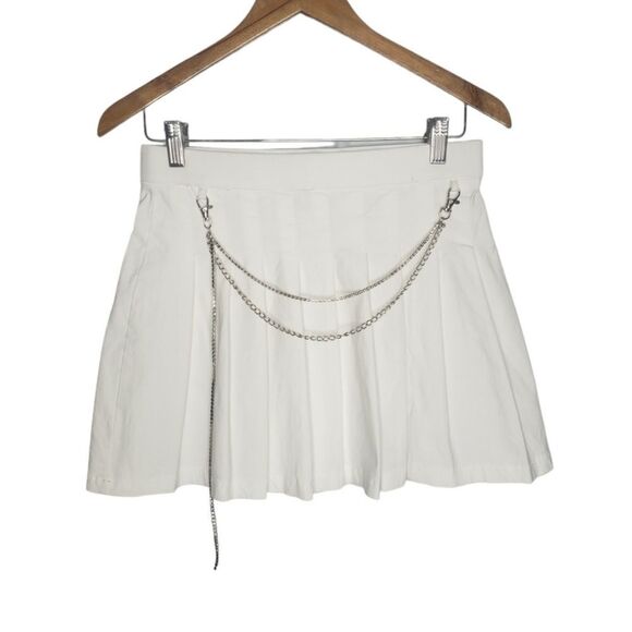 RUE21 White Pleated Mini Skirt with chain belt women size large - Picture 1 of 5